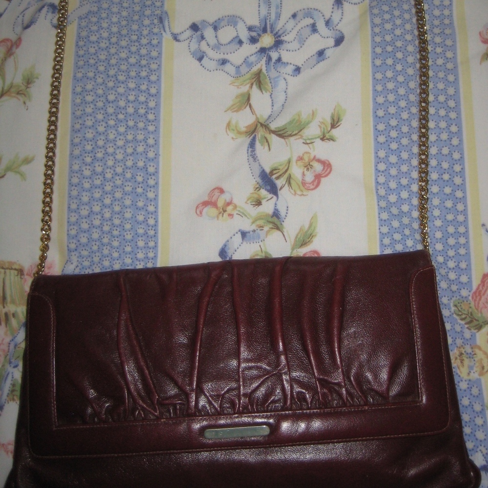 Susan Gail Leather Crossbody Handbag in Ruby Red